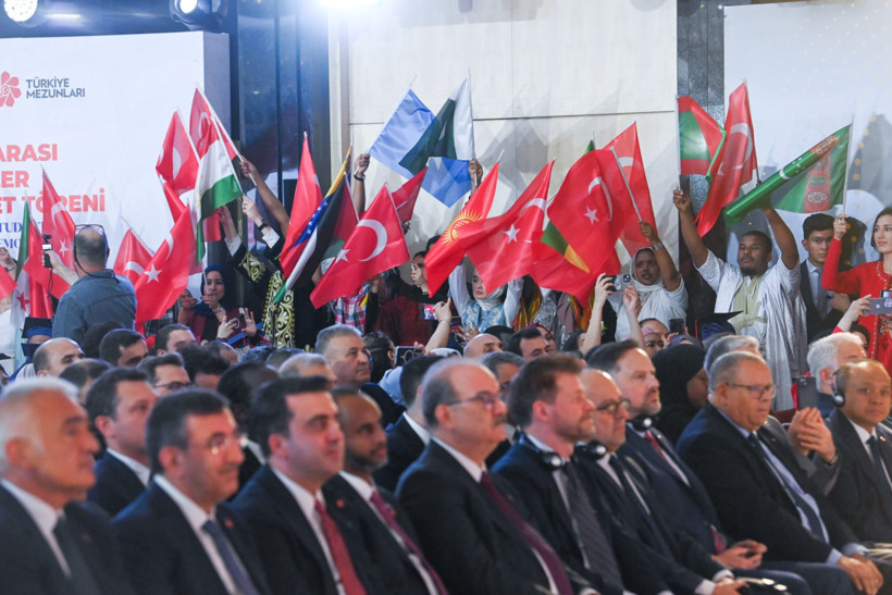 Türkiye bursları dünyaya 2 bin 800 yeni gönül elçisi kazandırdı - Resim : 2