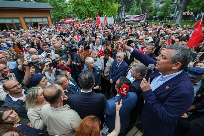 Özgür Özel: Milletin önünden çekilmeye hakkım yok - Resim : 1