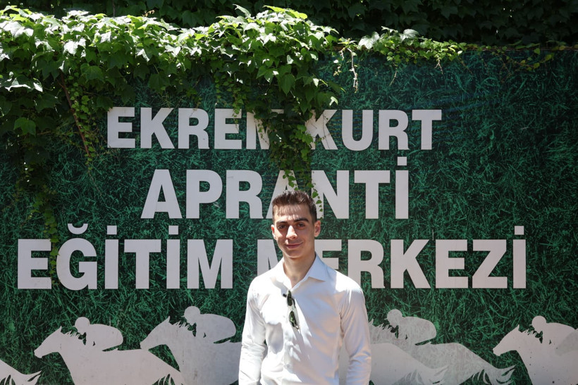 Genç ve başarılı jokey Vedat Abiş, 100. Gazi Koşu’su öncesi Nefes’e konuştu - Resim : 3