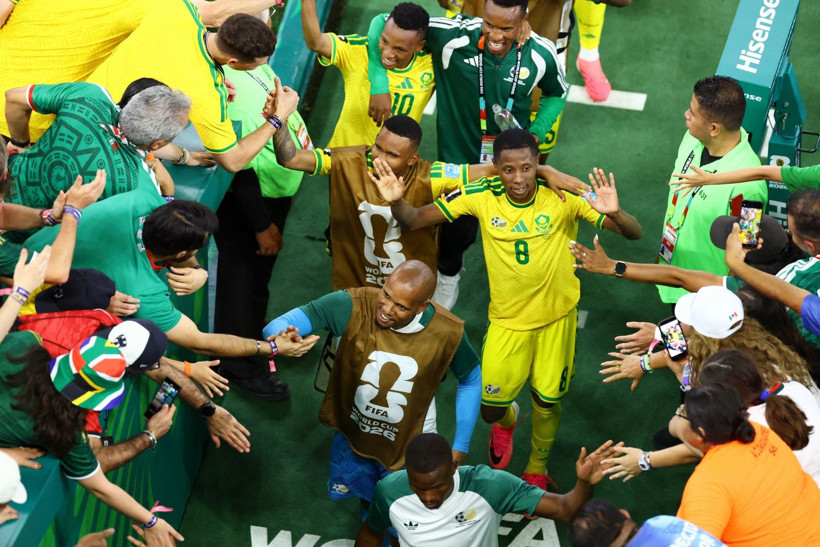 Bafana Bafana tarih yazdı: Güney Afrika, Dünya Kupası'nda ilk kez tur atladı - Resim: 6
