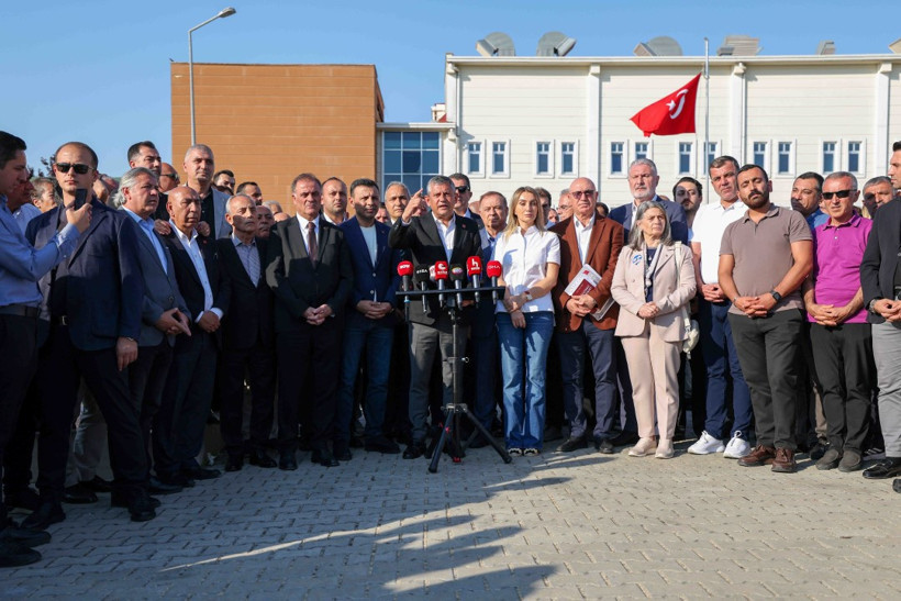 Özgür Özel: Suçsuzluktan aldığımız güçle dimdik ayaktayız - Resim : 1