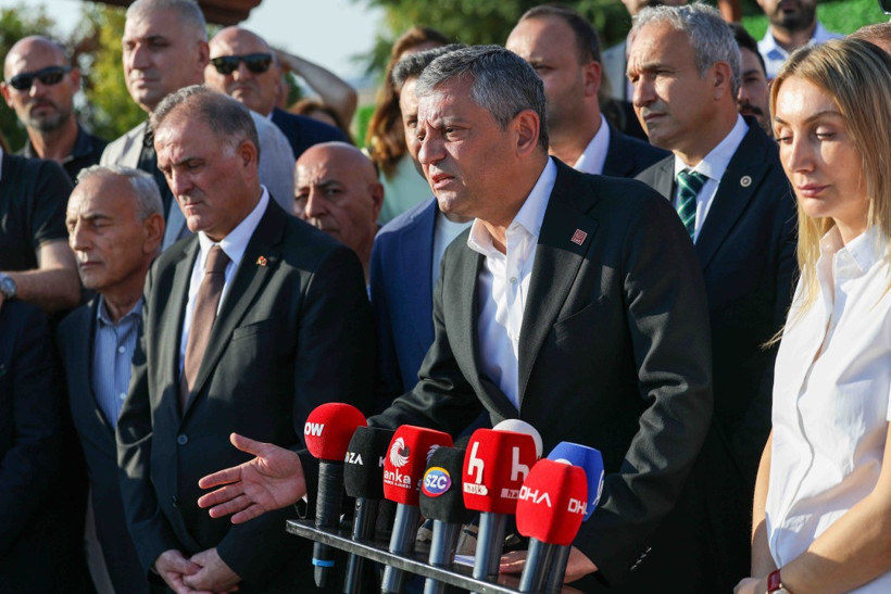 Özgür Özel: Suçsuzluktan aldığımız güçle dimdik ayaktayız - Resim : 4