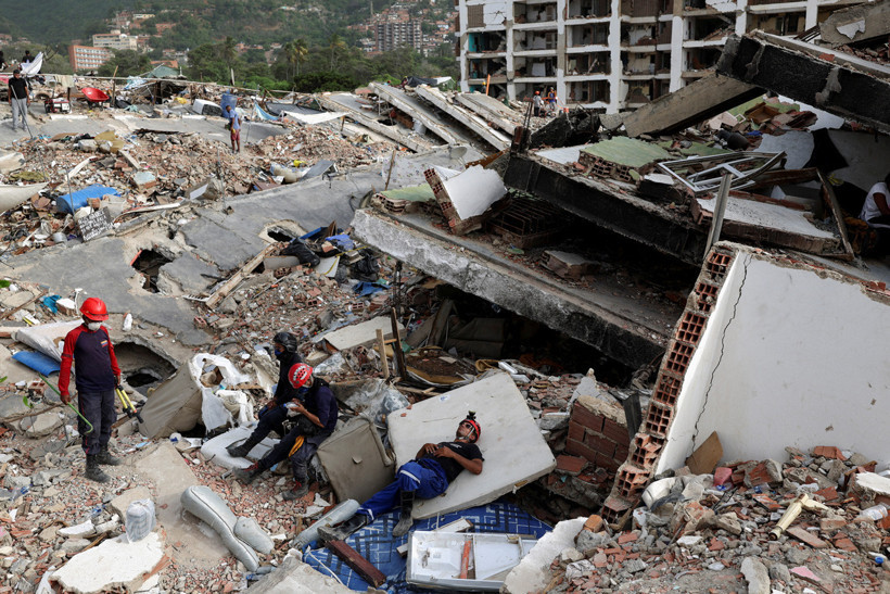 Venezuela'daki depremlerde ölü sayısı 4 bin 118'e çıktı - Resim : 1
