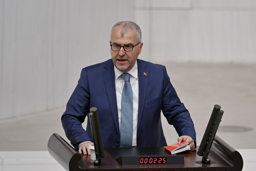 TBMM'de tansiyon yükseldi! Muhalefetten sert tepki: 'Bu fiilen Meclis'in kapatılmasıdır' - Resim : 5