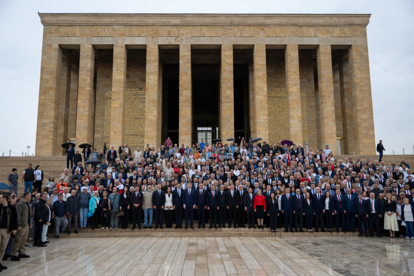 Özgür Özel, Anıtkabir'de: Yeni bir yürüyüşü başlattık - Resim : 3