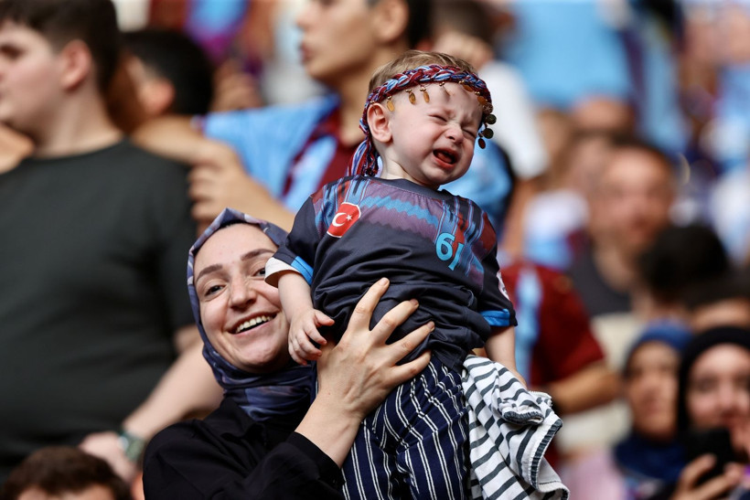 Salah'a unutulmaz tören: "Kupalar kazandırmak için buradayım" - Resim: 37