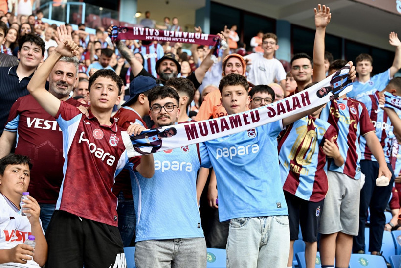 Salah'a unutulmaz tören: "Kupalar kazandırmak için buradayım" - Resim: 40
