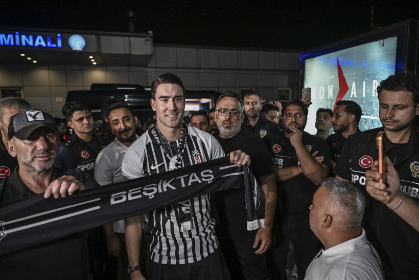 Beşiktaş, Vlahovic'i İstanbul'a getirdi: Sırp forvetten Türkçe mesaj! - Resim: 12