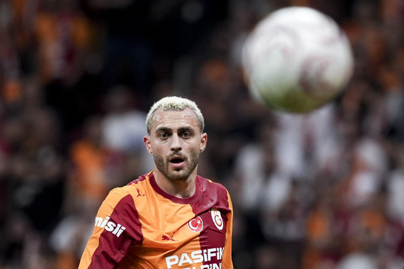 Okan Buruk 3 bölgeye transfer istedi: 'Çok acil şekilde almalıyız' - Resim : 1
