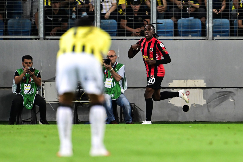 Fenerbahçe'ye Ankara'da Gençlerbirliği darbesi! İrfan Can duvar ördü: 2-1 - Resim : 2