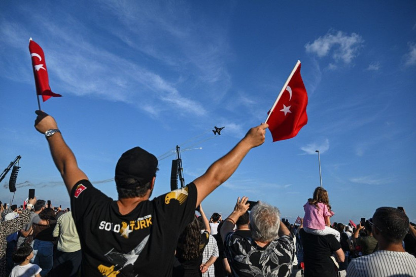 SOLOTÜRK'ten Yenikapı semalarında Zafer Bayramı gösterisi - Resim: 9