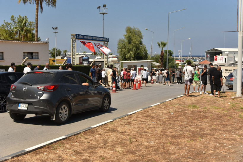 Girne açıklarında feribot battı: İçinde 267 kişi vardı - Resim : 4