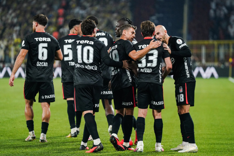 Beşiktaş-Hapoel maçı gerçeği bambaşka çıktı! "UEFA erteledi" haberi yalan rüzgarı - Resim : 1