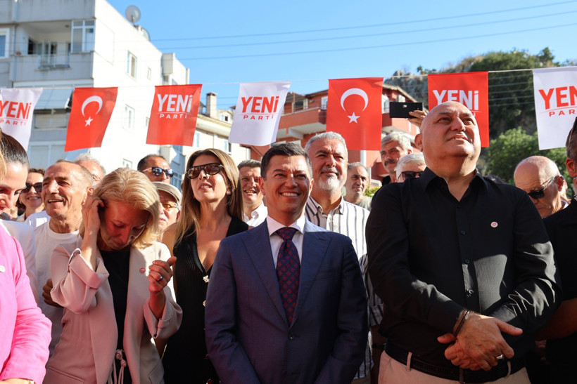 Erdoğan'ın AKP'ye davet ettiği Marmaris Belediye Başkanı Acar Ünlü YENİ Parti'ye katıldı - Resim : 1