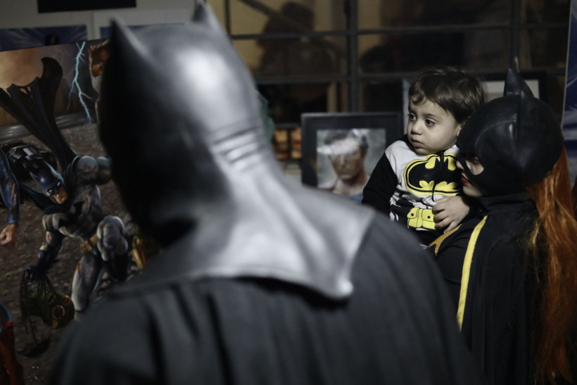 Batman sinyali gökyüzünü aydınlattı - Resim: 7