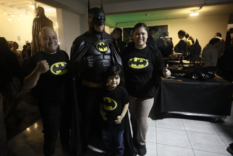 Batman sinyali gökyüzünü aydınlattı - Resim: 8