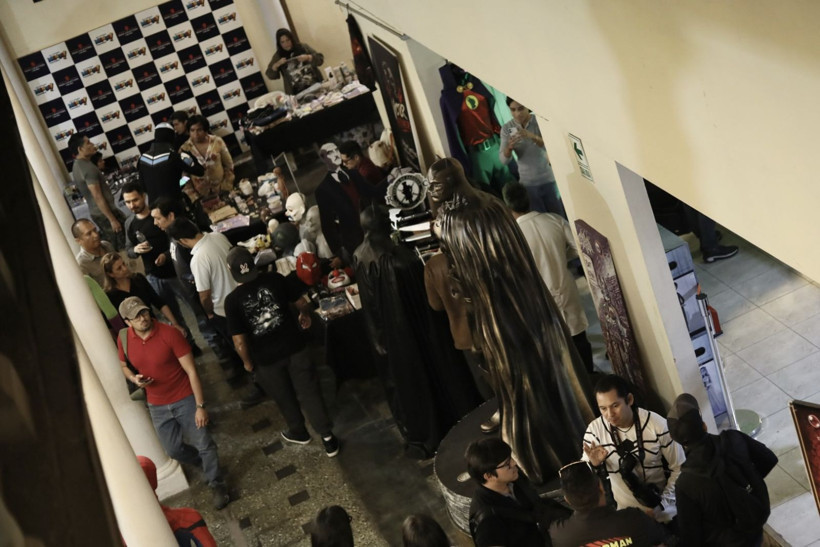 Batman sinyali gökyüzünü aydınlattı - Resim: 12