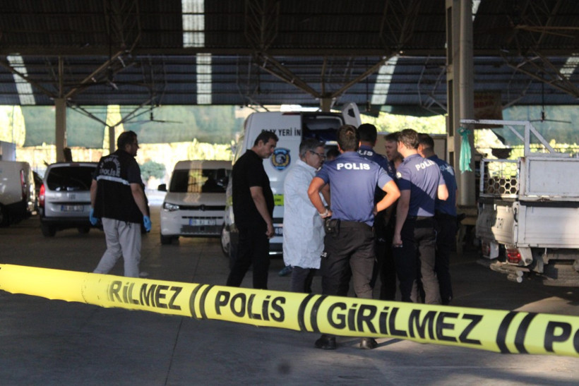 Okul önünde pompalı tüfekle gezen 2 kişi yakalandı - Resim : 1