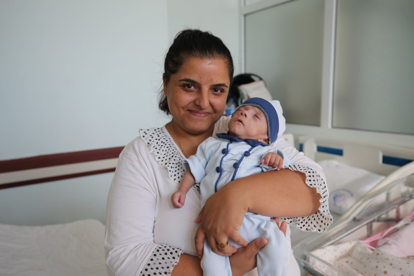 350 gram doğmuştu... R&uuml;zgar bebek 240 g&uuml;n sonra başardı - Resim : 2