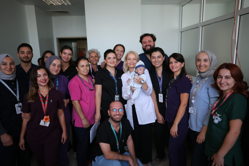 350 gram doğmuştu... R&uuml;zgar bebek 240 g&uuml;n sonra başardı - Resim : 5