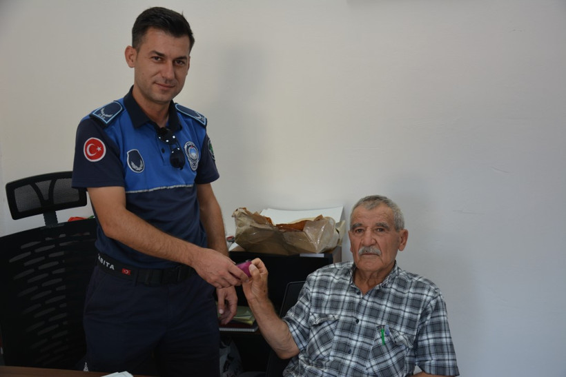 Kıbrıs Gazisi’nden örnek davranış! Dünya, kalbi güzel insanların hatırına dönüyor - Resim : 1