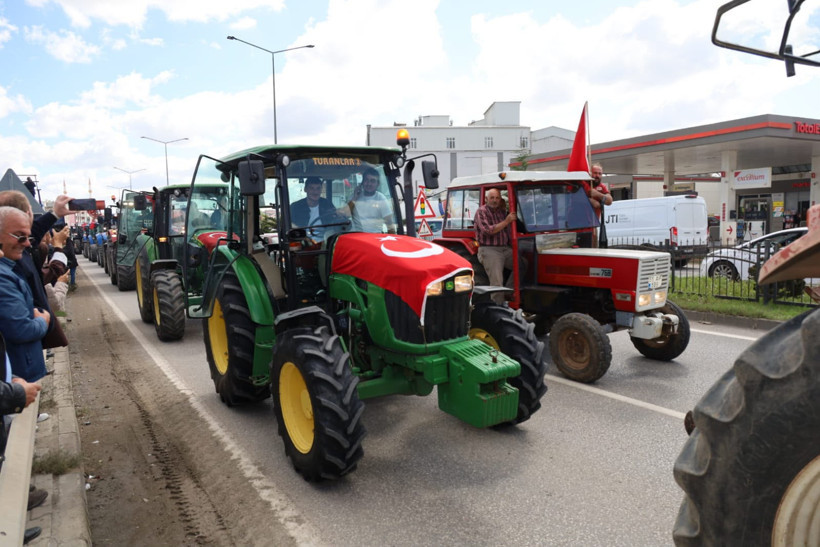 Çeltik üreticileri kontak çevirdi. 600 traktörle 4 kilometrelik konvoy - Resim : 2