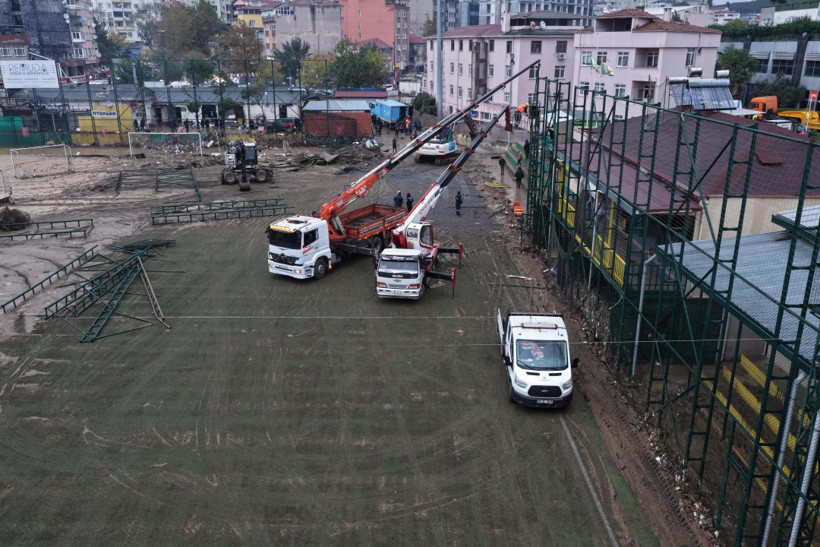 Ayazağa’da riskli yapıların yıkımına başlandı - Resim : 1