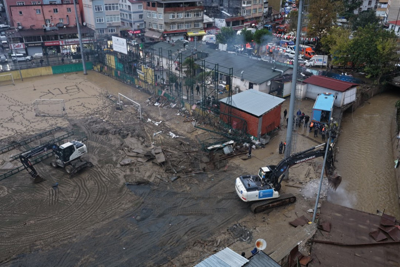 Ayazağa’da riskli yapıların yıkımına başlandı - Resim : 7