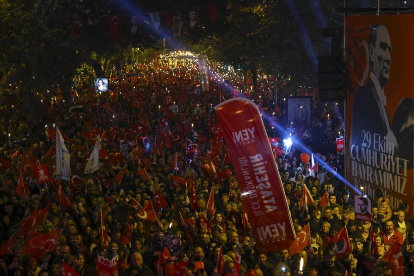 Özgür Özel: Cumhuriyetin yıkılmasına izin vermeyeceğiz - Resim : 10