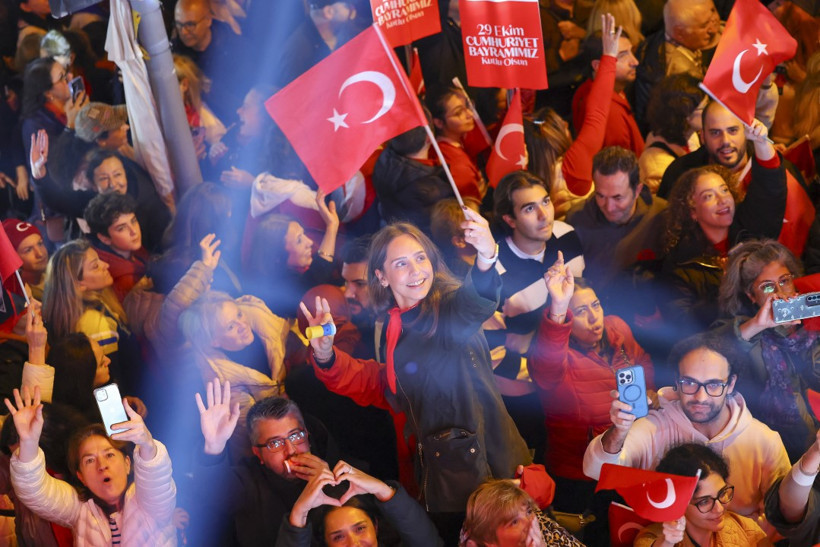 Özgür Özel: Cumhuriyetin yıkılmasına izin vermeyeceğiz - Resim : 12
