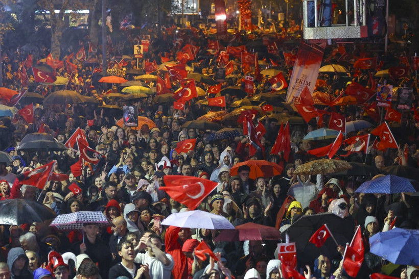 Özgür Özel: Cumhuriyetin yıkılmasına izin vermeyeceğiz - Resim : 17