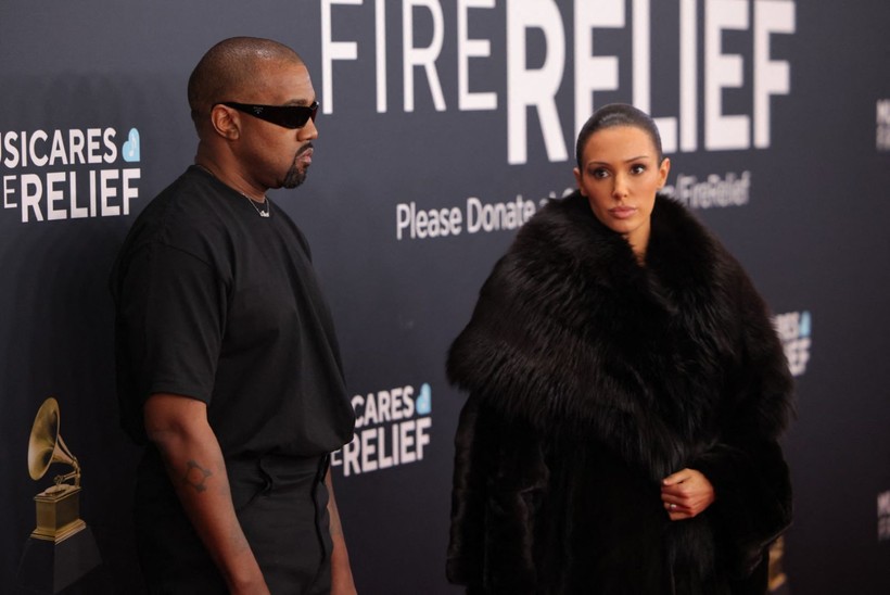 Bianca Censori kırmızı halıda çırılçıplak yürüdü: Kanye West kameralar önünde emir verdi - Resim: 1