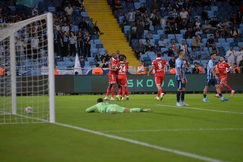 Adana Demirspor taraftarları isyanda: 'Artık içimizden gelmiyor' - Resim : 1