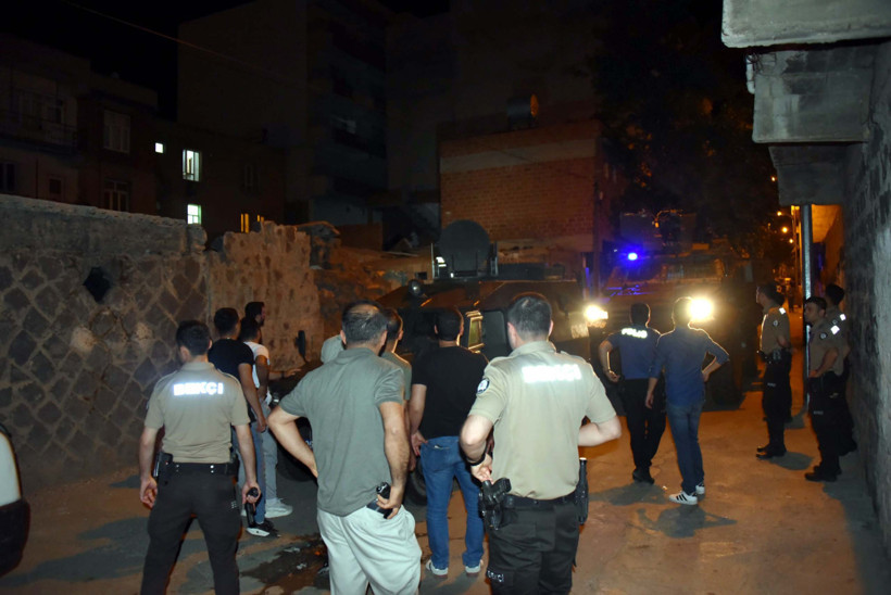 Hareketli saatler: Köşeye sıkışınca çatışmaya girdi - Resim : 1