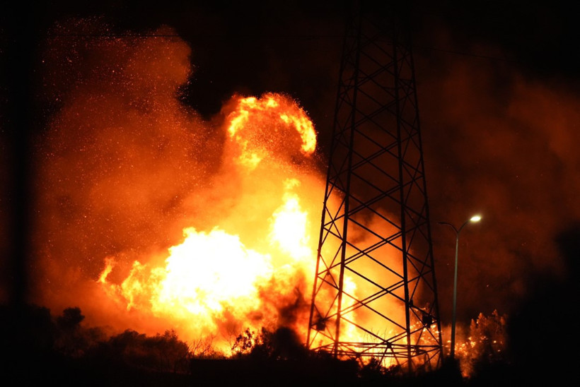 İzmir'de büyük yangın: Ormana sıçradı - Resim : 7
