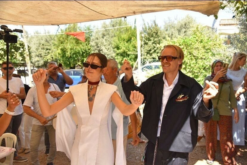 Fethiye'de geleneksel düğün: Alman damat, at üzerinde gelin aldı - Resim : 2