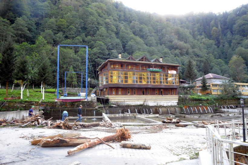 Selin vurduğu tesiste alabalıkların 'oksijen' mücadelesi - Resim : 2