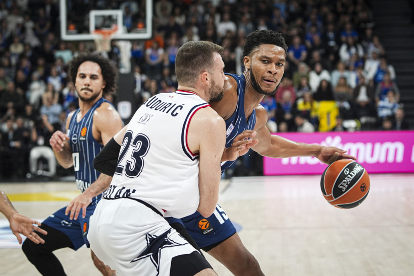 Anadolu Efes iki kez uzayan maçta Milano'ya yenildi: 97-93 - Resim : 1