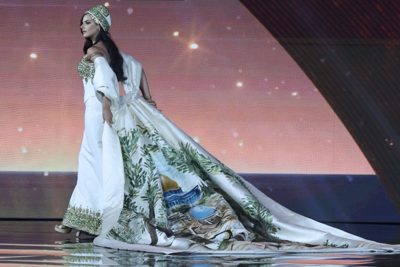 Skandallarla sarsılan Miss Universe'in kazananı belli oldu: Ceren Arslan ilk 30'a giremedi - Resim : 3