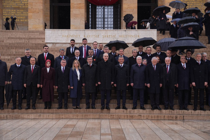 Devlet erkanı Ata'nın huzurunda - Resim: 6