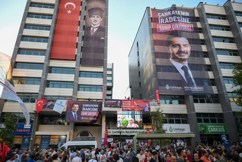 Çankaya Belediyesi önünde gözaltılara tepki - Resim: 4