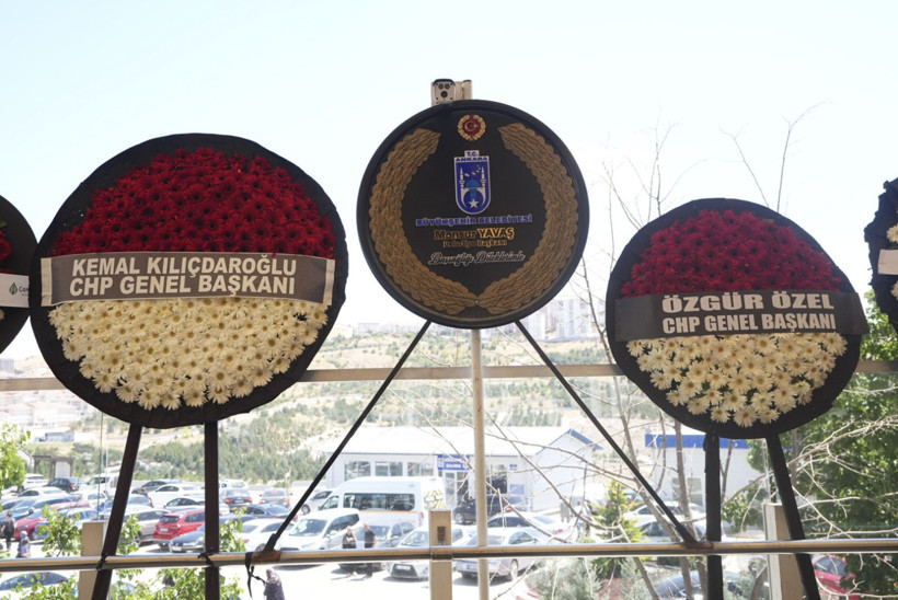 Kılı&ccedil;daroğlu ve &Ouml;zel, butlan sonrası yine cenazede yan yana - Resim : 1