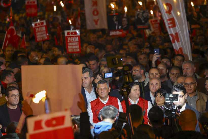 Özgür Özel: Cumhuriyetin yıkılmasına izin vermeyeceğiz - Resim : 6