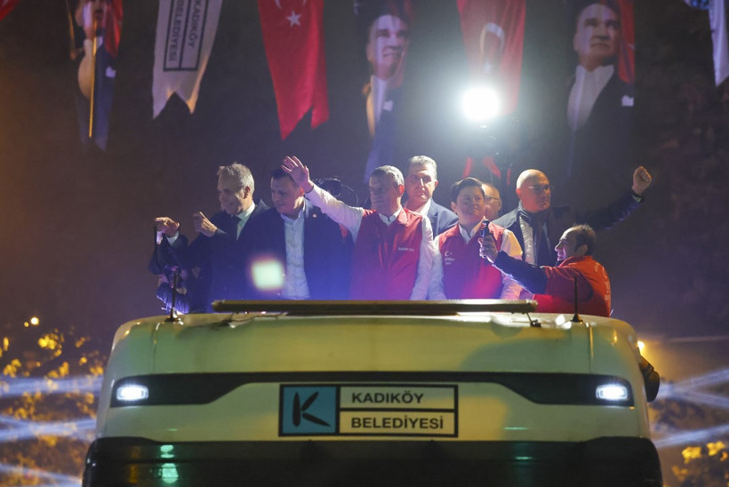 Özgür Özel: Cumhuriyetin yıkılmasına izin vermeyeceğiz - Resim : 8
