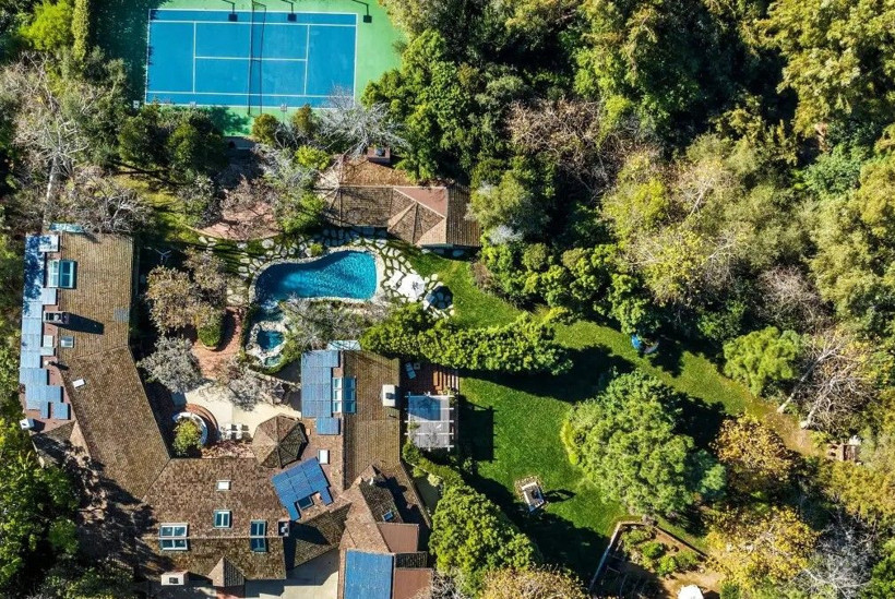 Evini satamayan Jim Carrey rekor indirimle alıcı buldu - Resim: 1