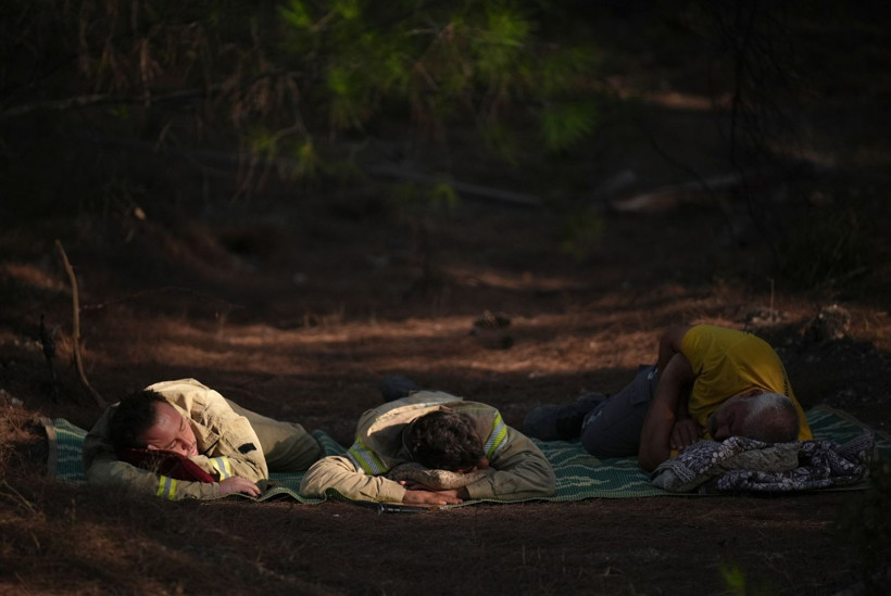 Sabaha kadar alevlerle mücadele ettiler - Resim: 3