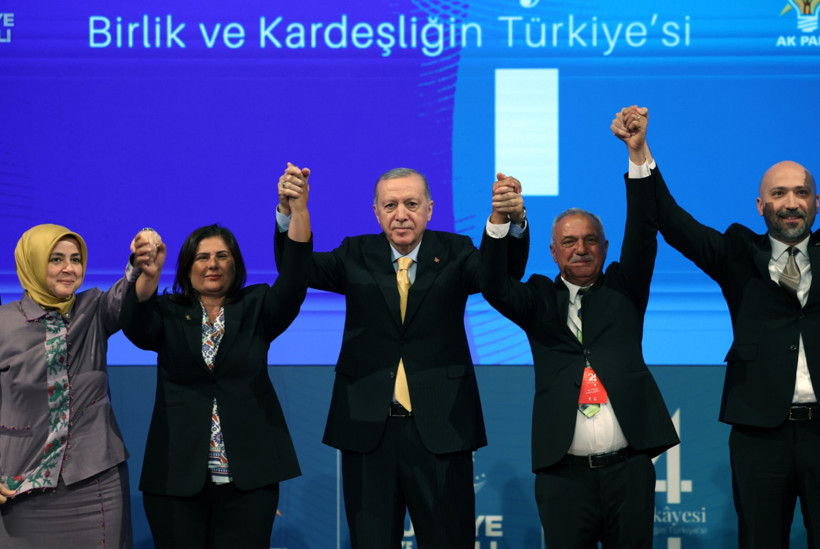 CHP'den Özlem Çerçioğlu tepkileri: 'Demokrasi kepazeliği' - Resim : 1