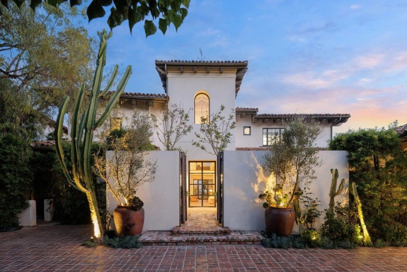 Brad Pitt hırsızlık travmasını atlatamadı, rock yıldızından yüksek güvenlikli malikane satın aldı - Resim: 2