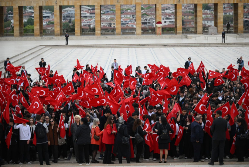 Gençler Ata'sına koştu - Resim: 5