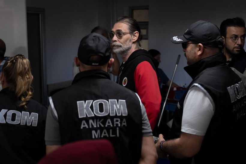 Etimesgut Belediyesi'ne operasyon: Başkan Erdal Beşikçioğlu gözaltına alındı - Resim : 1